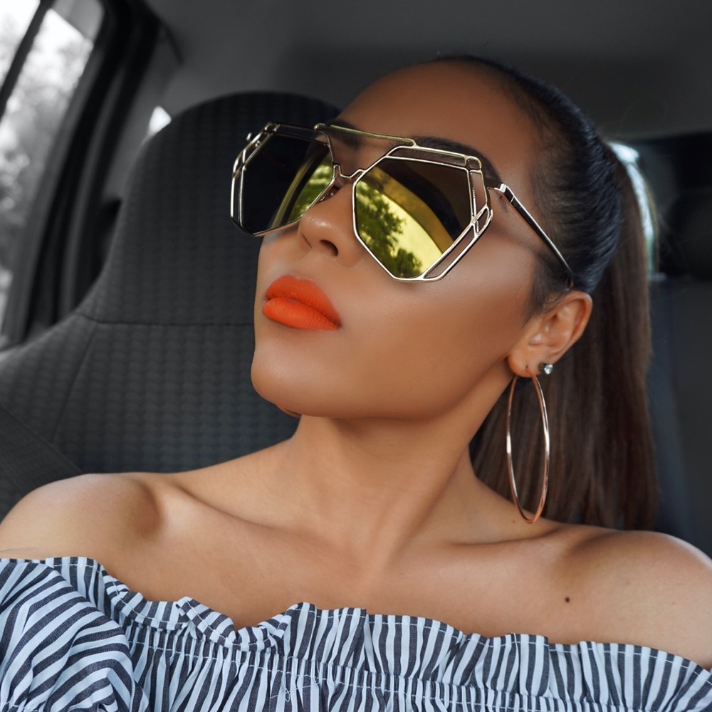 Meet your Posher, Tiara